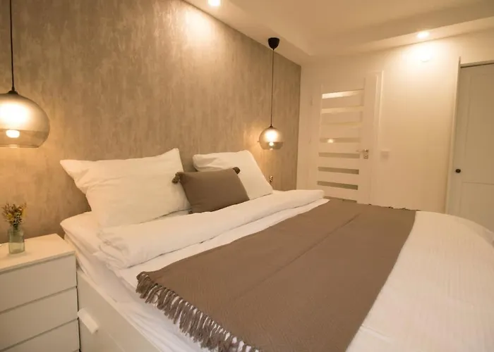 Trendy & Luxury In L Jos15